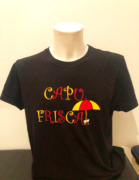 T-shirt - Capufrisca vendita T-Shirt, Felpe, Borse, Pochette, Portachiavi e  Cappellini, Gadget, ti aspettano su  il sito e-commerce del  nuovo brand salentino. Tantissime le idee regalo per i tuoi amici e